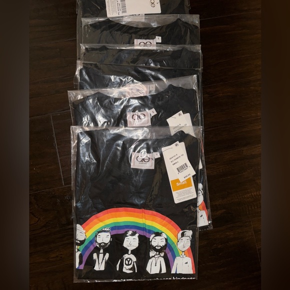 🏳️‍🌈 NWT! QE Unisex Choose Kindness TShirt - Picture 4 of 9